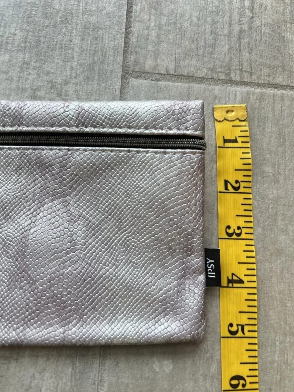 Ipsy metallic pewter